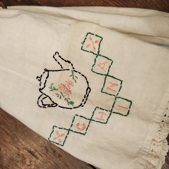 Old Horse Bit With Vintage Hand Towel - Picture 5 of 10